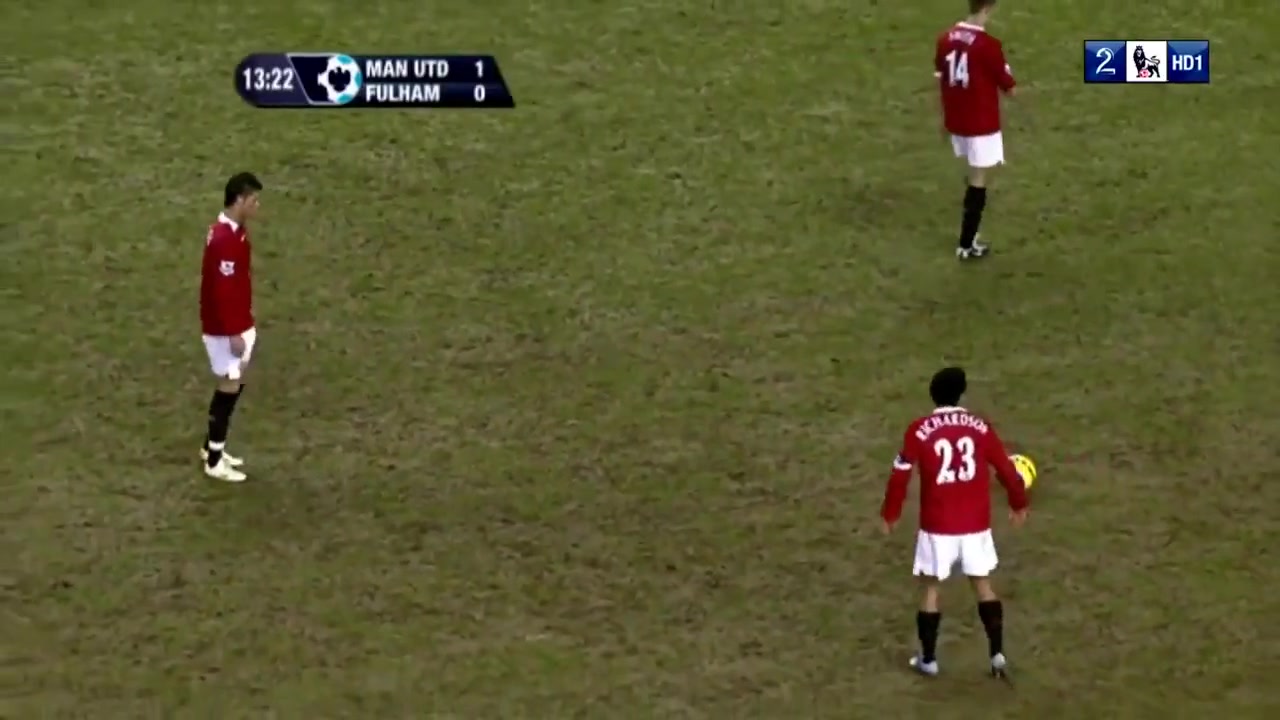 经典回忆小小罗超远距离任意球攻破富勒姆球门