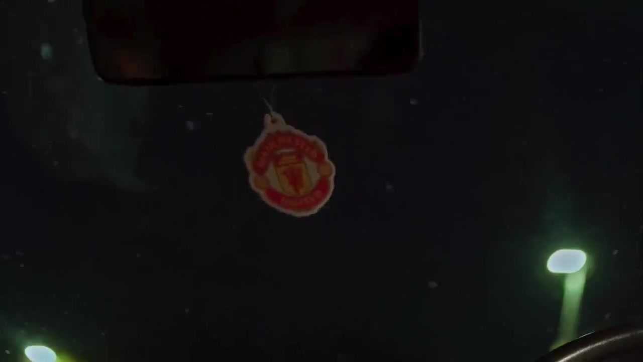 圣诞预热曼联官方发布了一段有趣的圣诞宣传视频