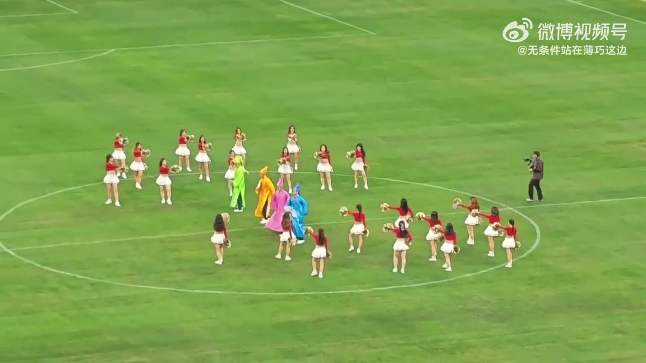 江南四大才子亮相苏超啦啦队小姐姐们都被帅晕