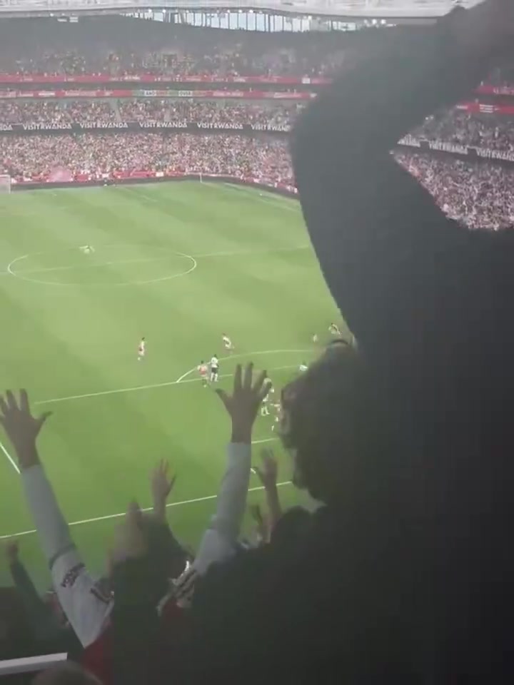 狂拽酷炫帅炸天球迷视角看此前苏维门迪的天外飞仙凌空斩