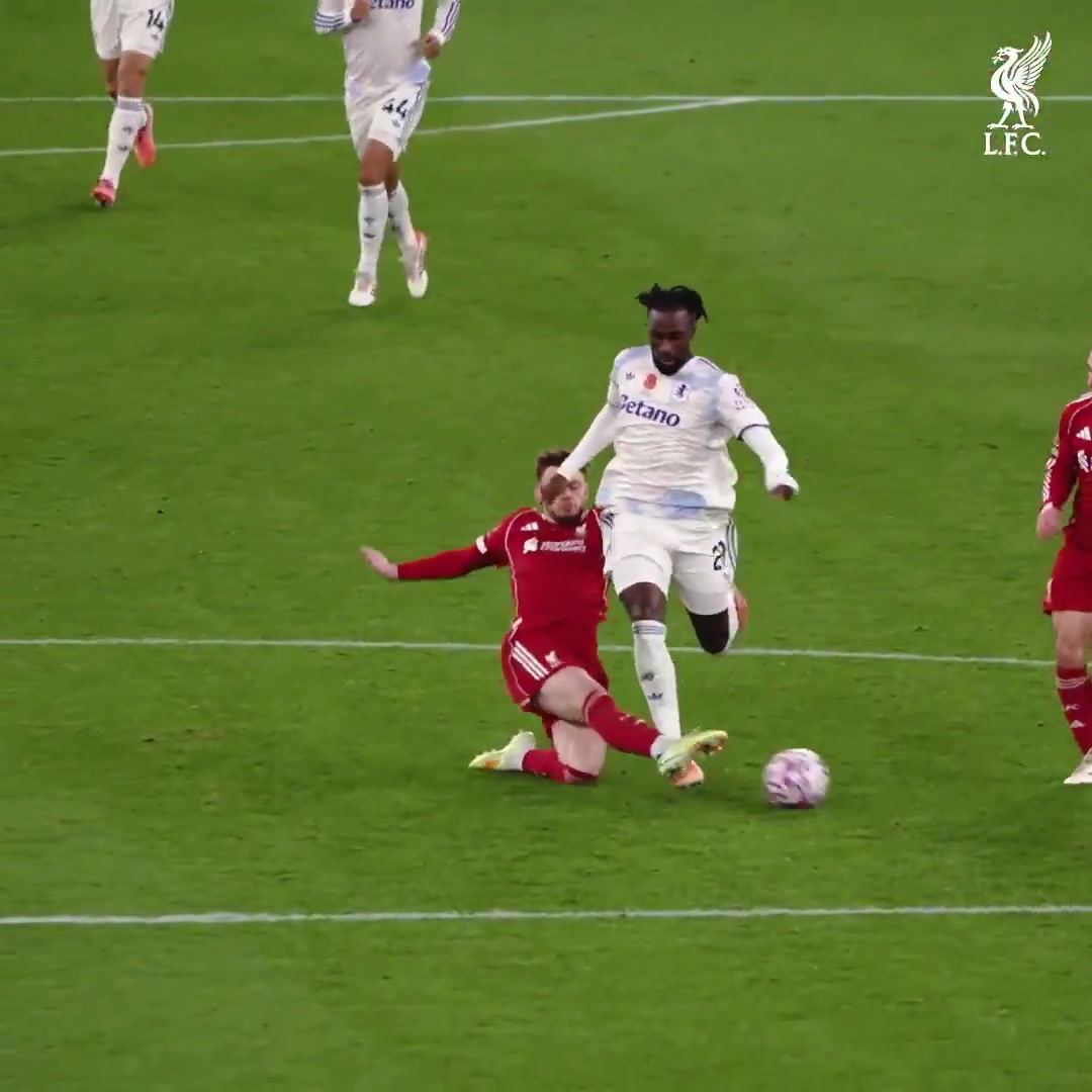 利物浦官方怒赞布拉德利这次防守勇敢的战士