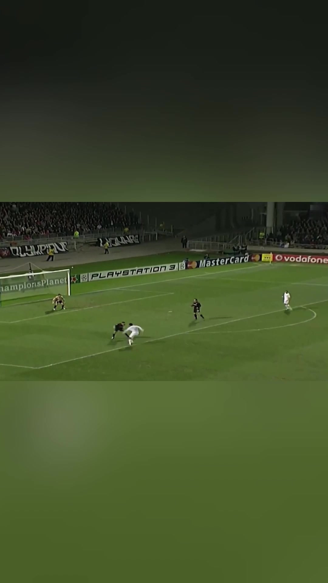 太残暴了小曼奇尼地狱式踩单车过人爆射破门