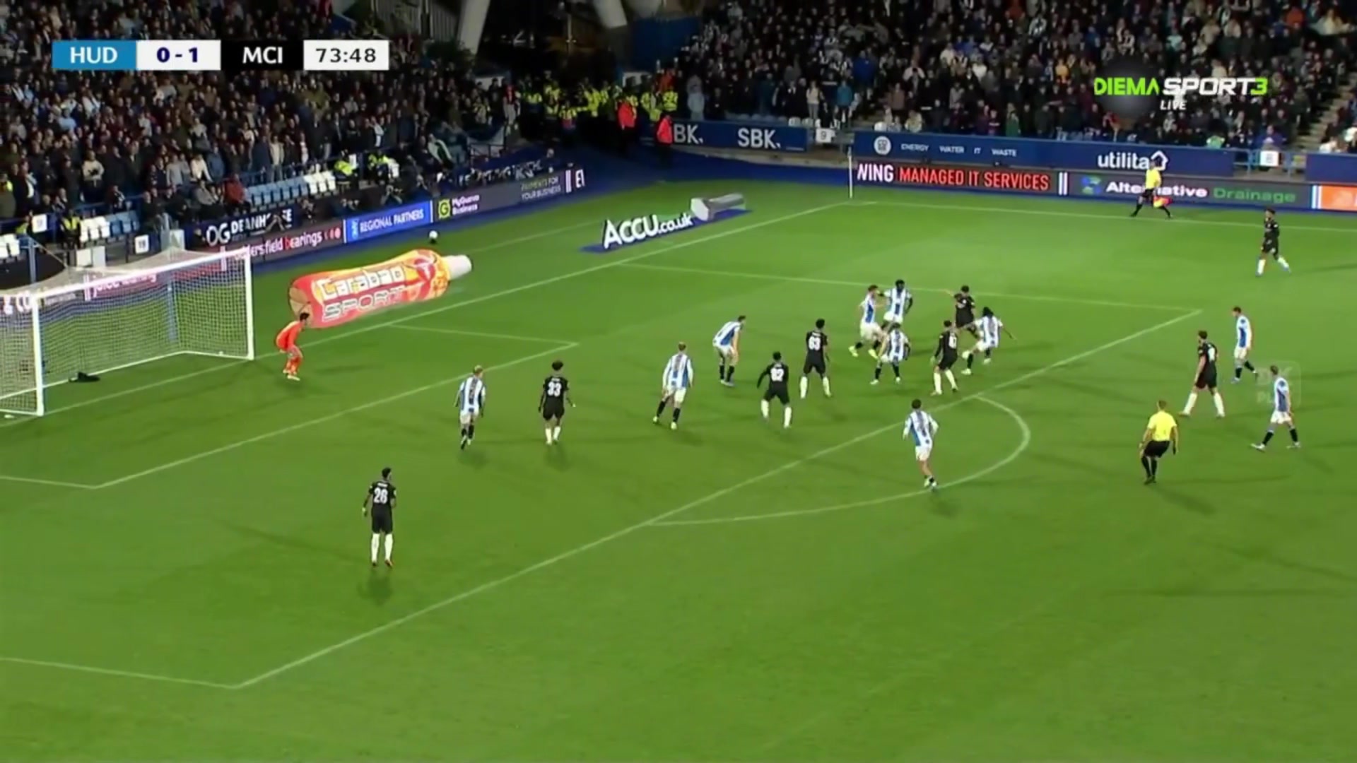 曼城2-0领先福登送助攻萨维尼奥左路小角度爆射破门