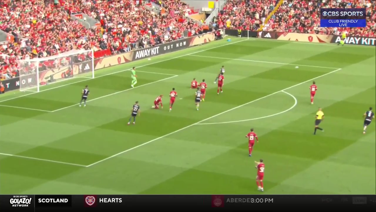 永远的利物浦20号利物浦vs毕巴比赛第20分钟全场鼓掌致敬若塔