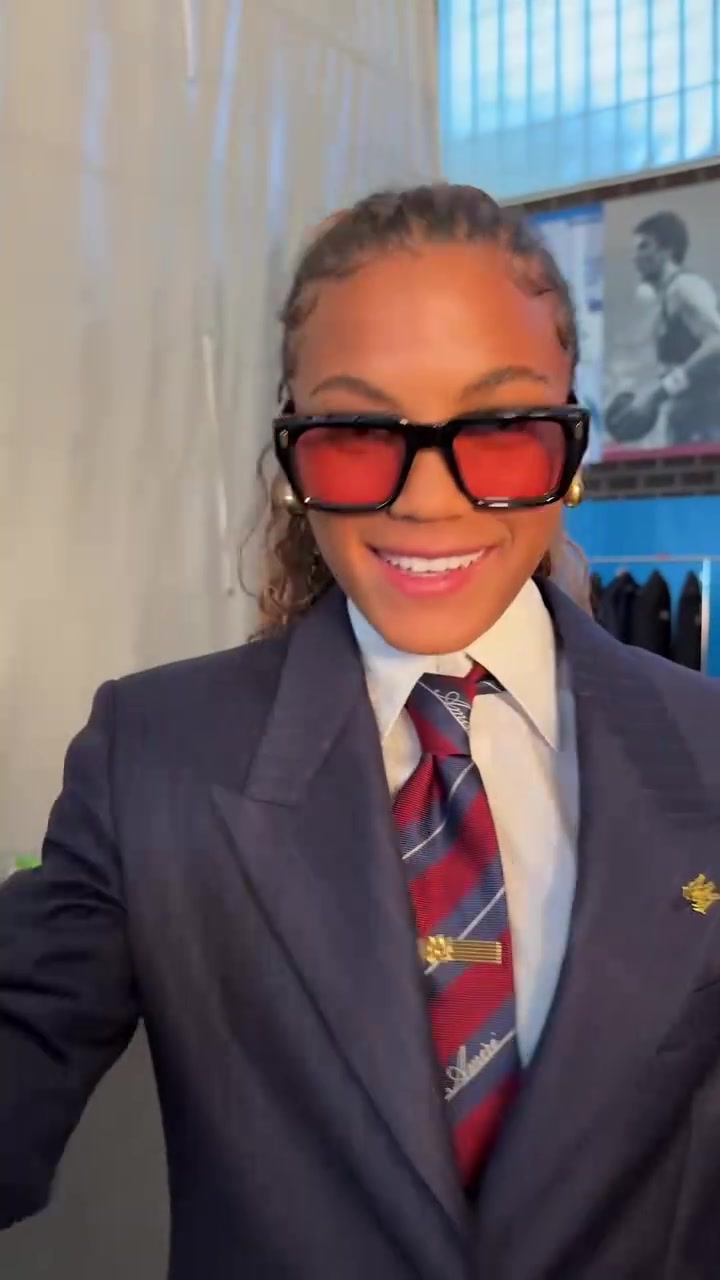 这么帅的吗巴萨女足的西装大片这一个个职场精英