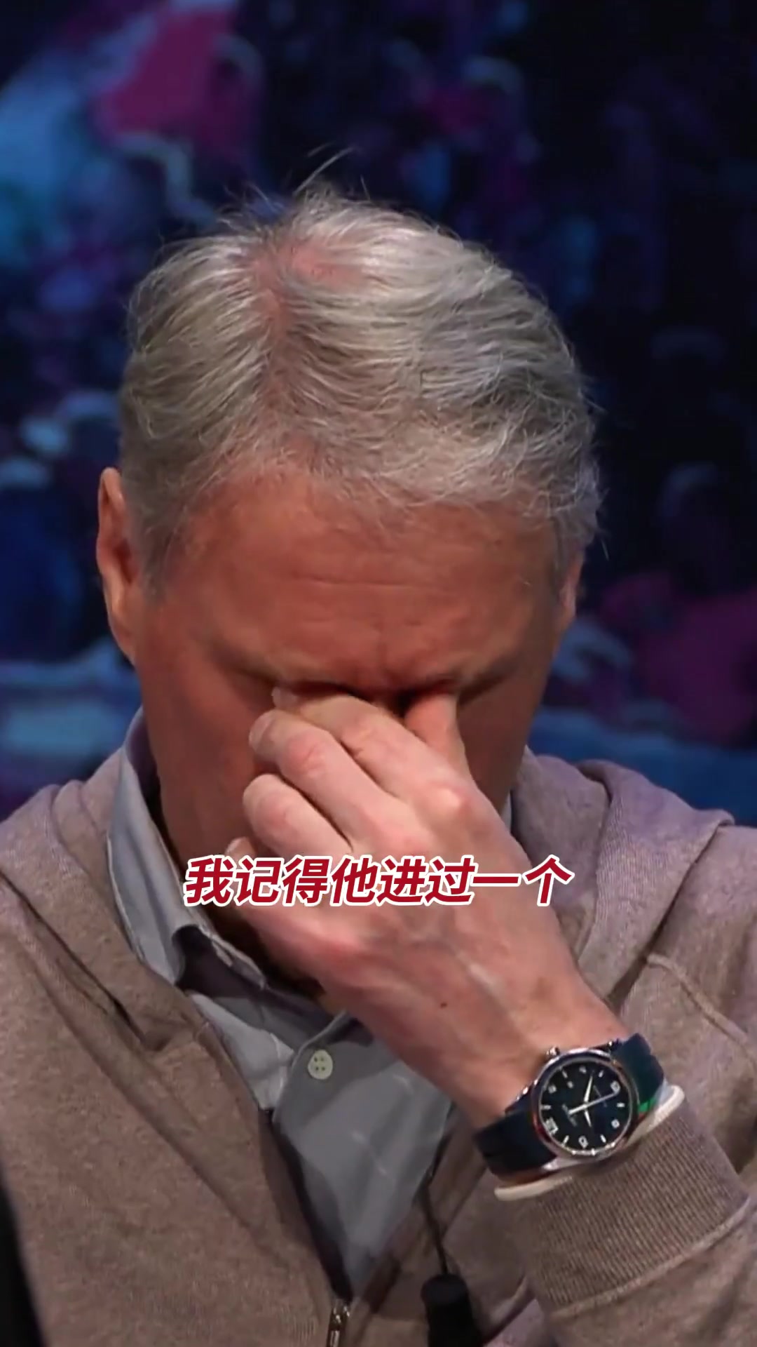 梅西最漂亮的进球范巴斯滕这球与马拉多纳那个不相上下