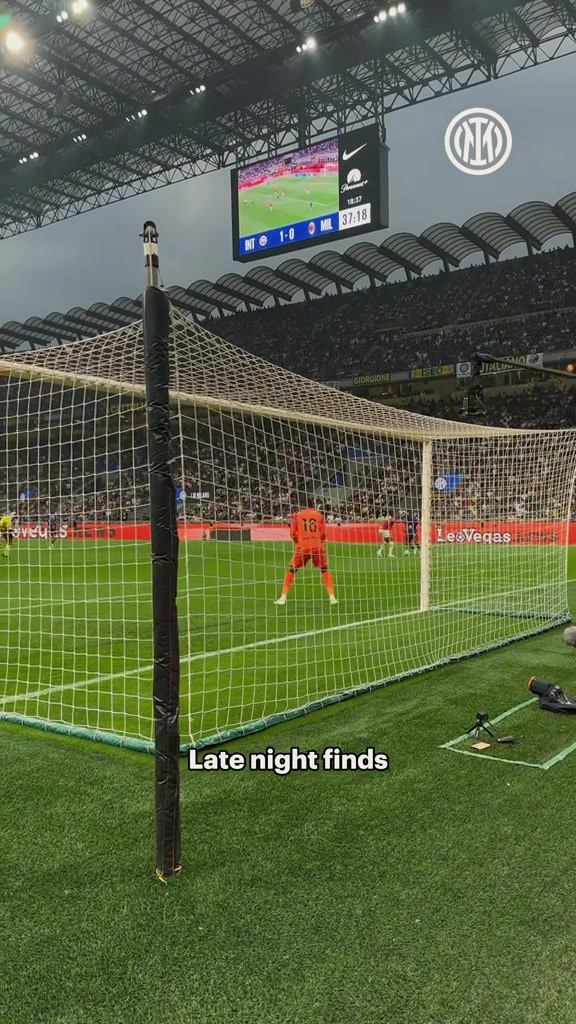 预热米兰德比国米官推小图拉姆这脚堪称理论上的十分角