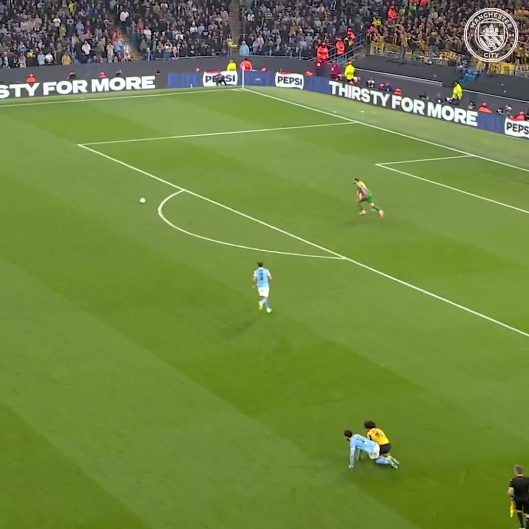 休想进球曼城官方怒赞多纳鲁马这次两连铲