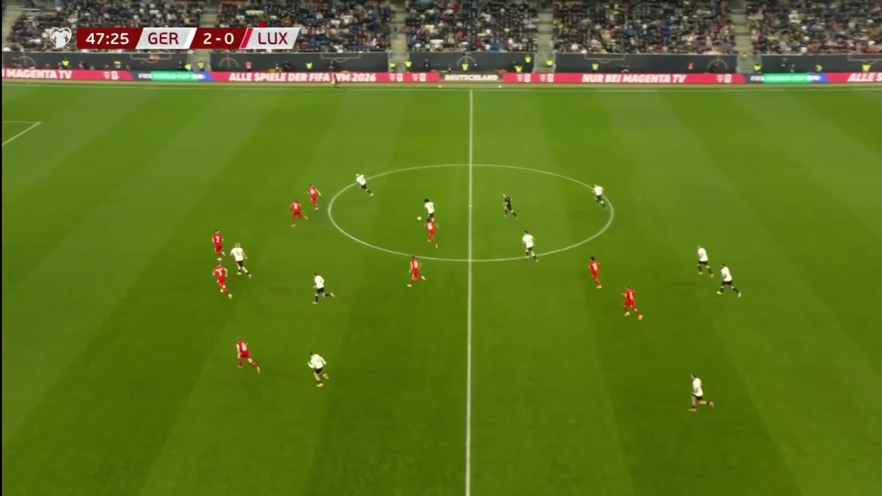 阿德耶米送直塞格纳布里前插爆射得手德国3-0领先卢森堡