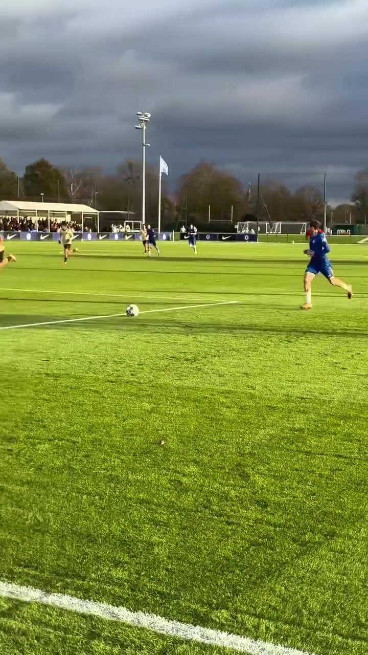 人才储备丰富切尔西天才小将拉巴杰的抢点破门