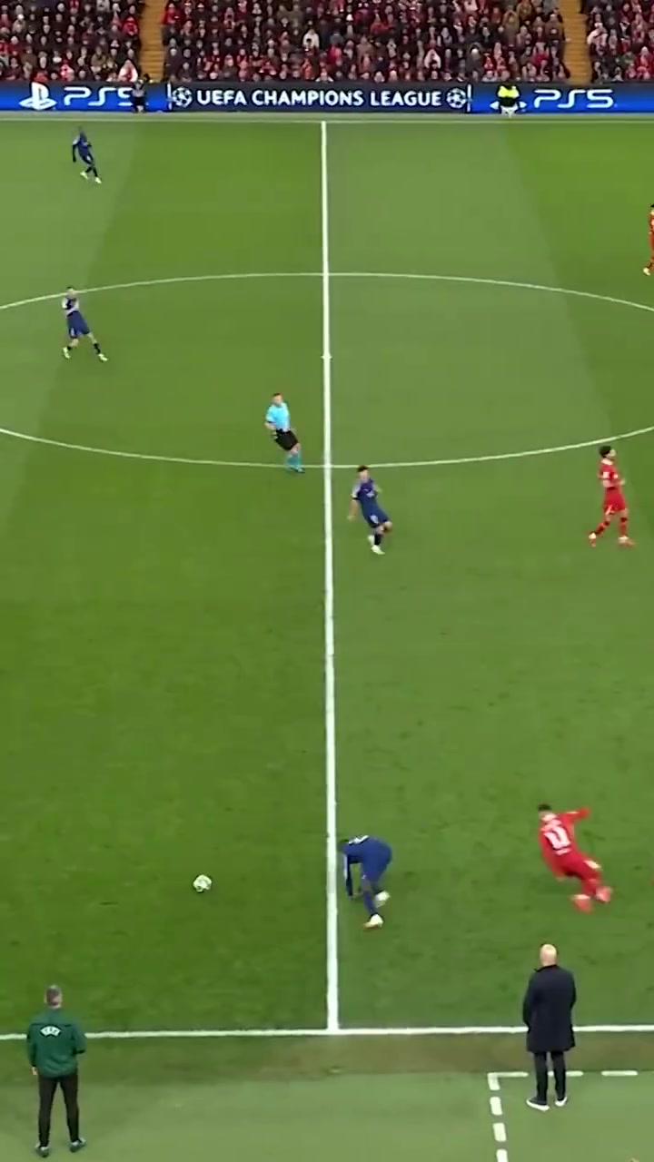 真世一左欧冠官方最新视频晒出门德斯对位萨拉赫时的集锦