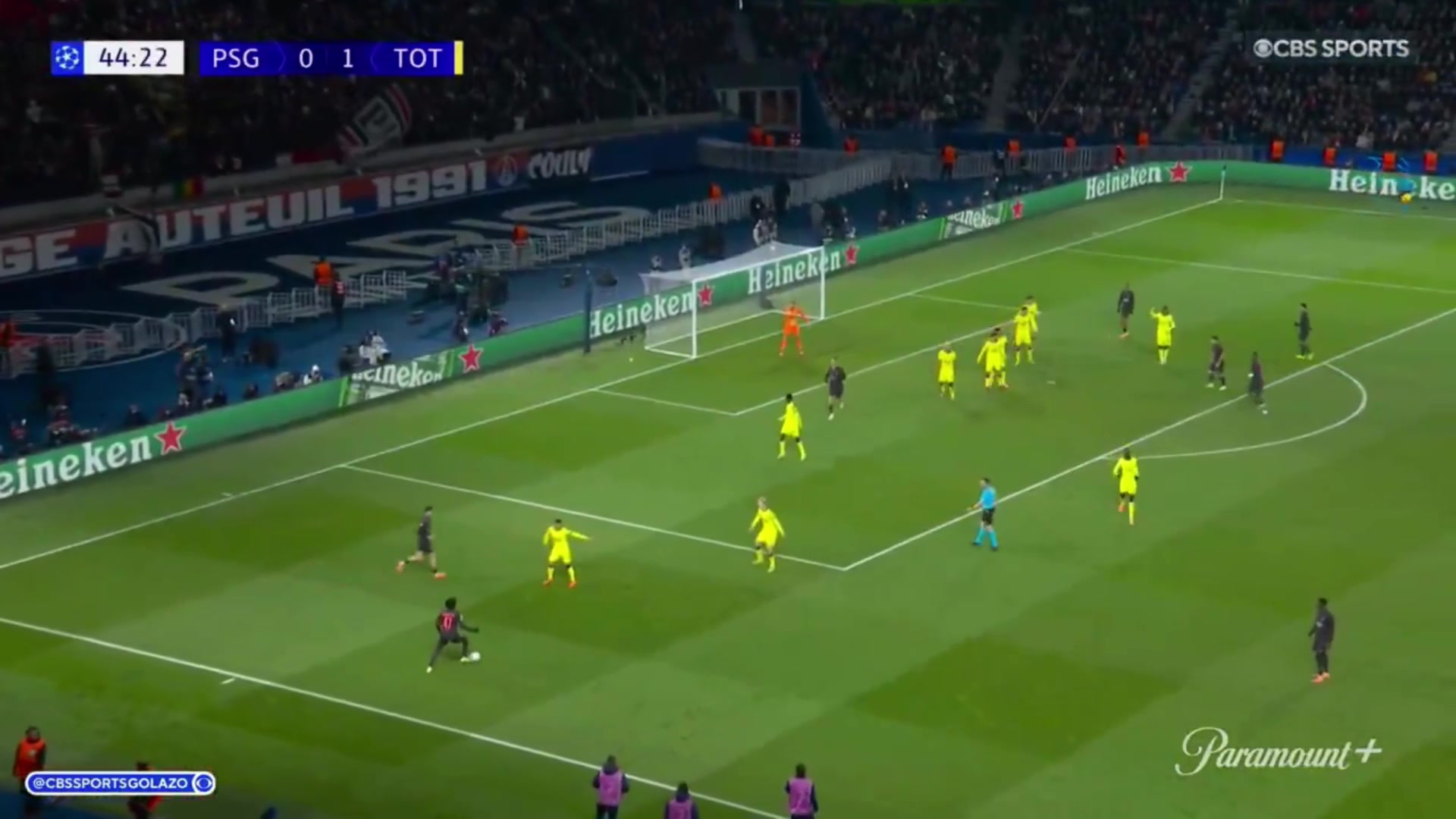 一周5佳球-库杜斯精彩凌空斩世界波乌德勒支前锋中圈直接吊射