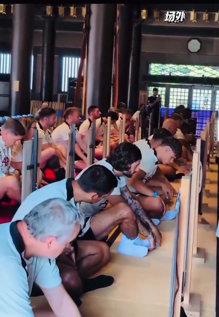 利物浦参观了日本江口寺下次来中国是不是会参观下少林寺