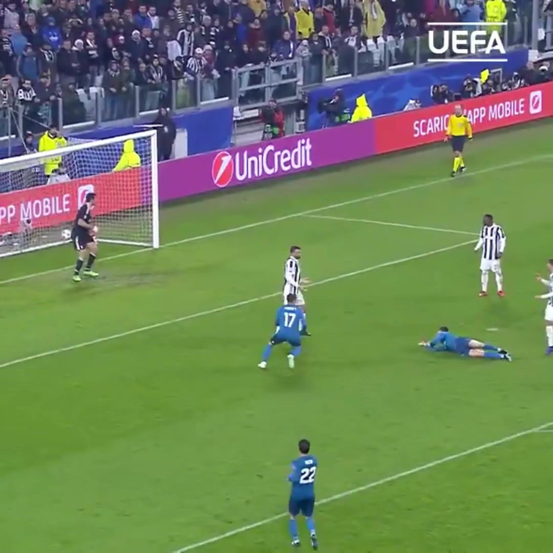 再来回顾一下18年欧冠对阵尤文C罗精彩倒钩破门