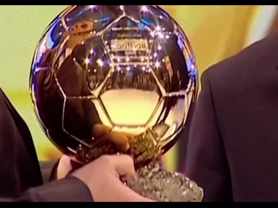 球王成长时09年首次斩获金球奖的梅西一切都是那么美好