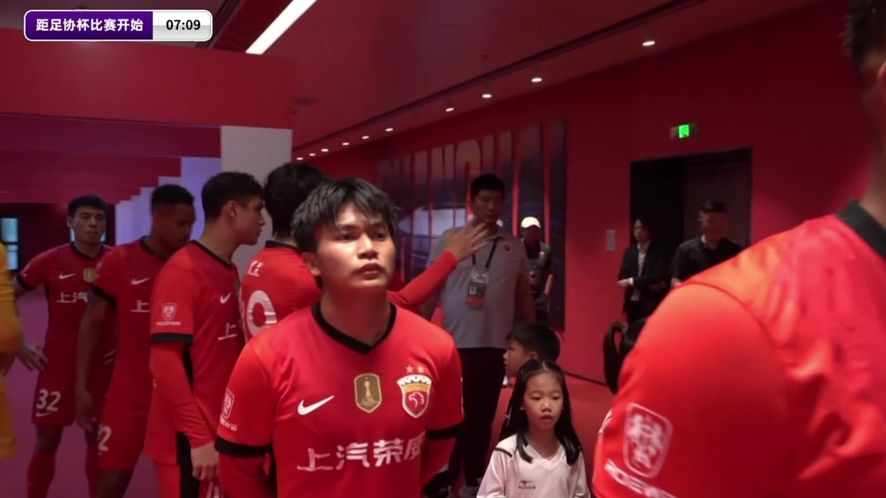 王楚淇蒋光太可能是亚洲最顶级中后卫唯一缺点就是出球差点