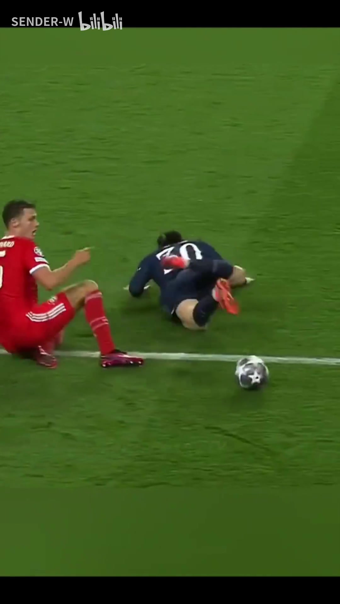 第一视角拜仁时期帕瓦尔对梅西使用剪刀脚这个动作确实很不好