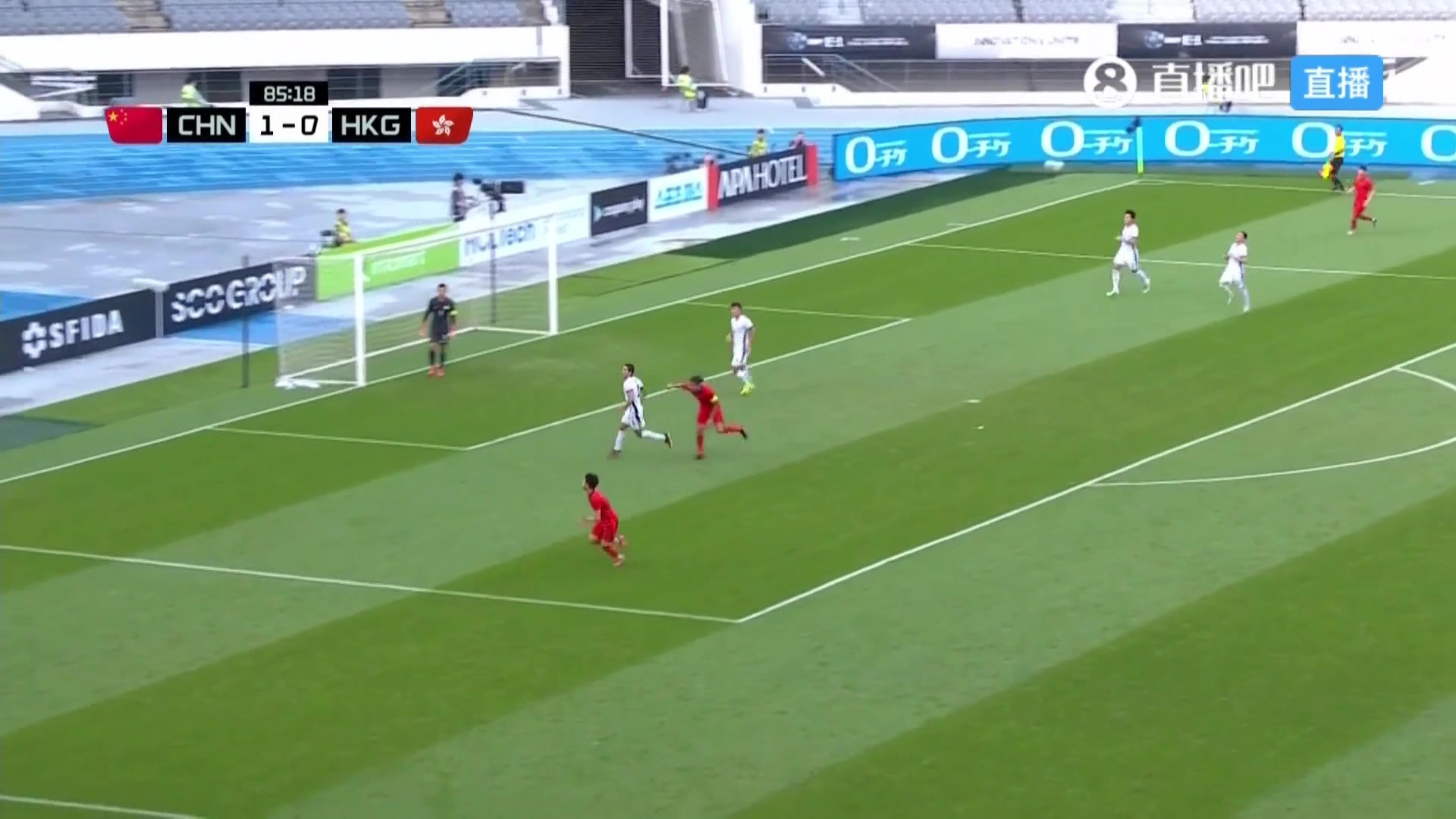 燃尽了张玉宁争顶直奔角旗区这是真跑不动了