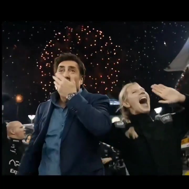 不敢相信国外网友恶搞赢球后曼联球迷的心情