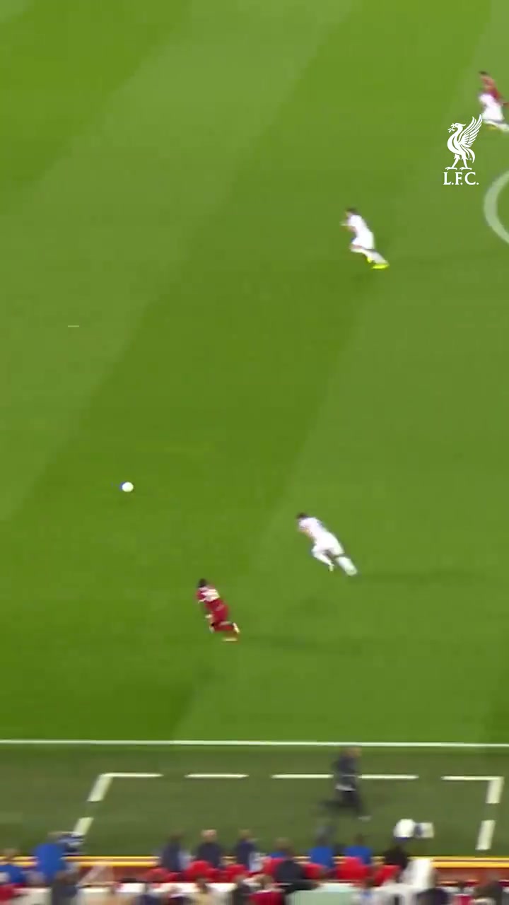 防守反击中的教科书利物浦这次经典反击真的百看不厌