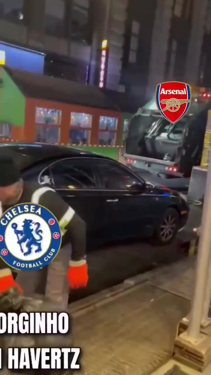 马杜埃凯也来了外网调侃切尔西不断地往阿森纳丢垃圾