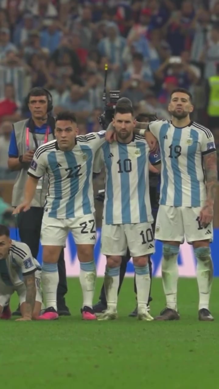 当梅西意识到自己夺得世界杯时的反应