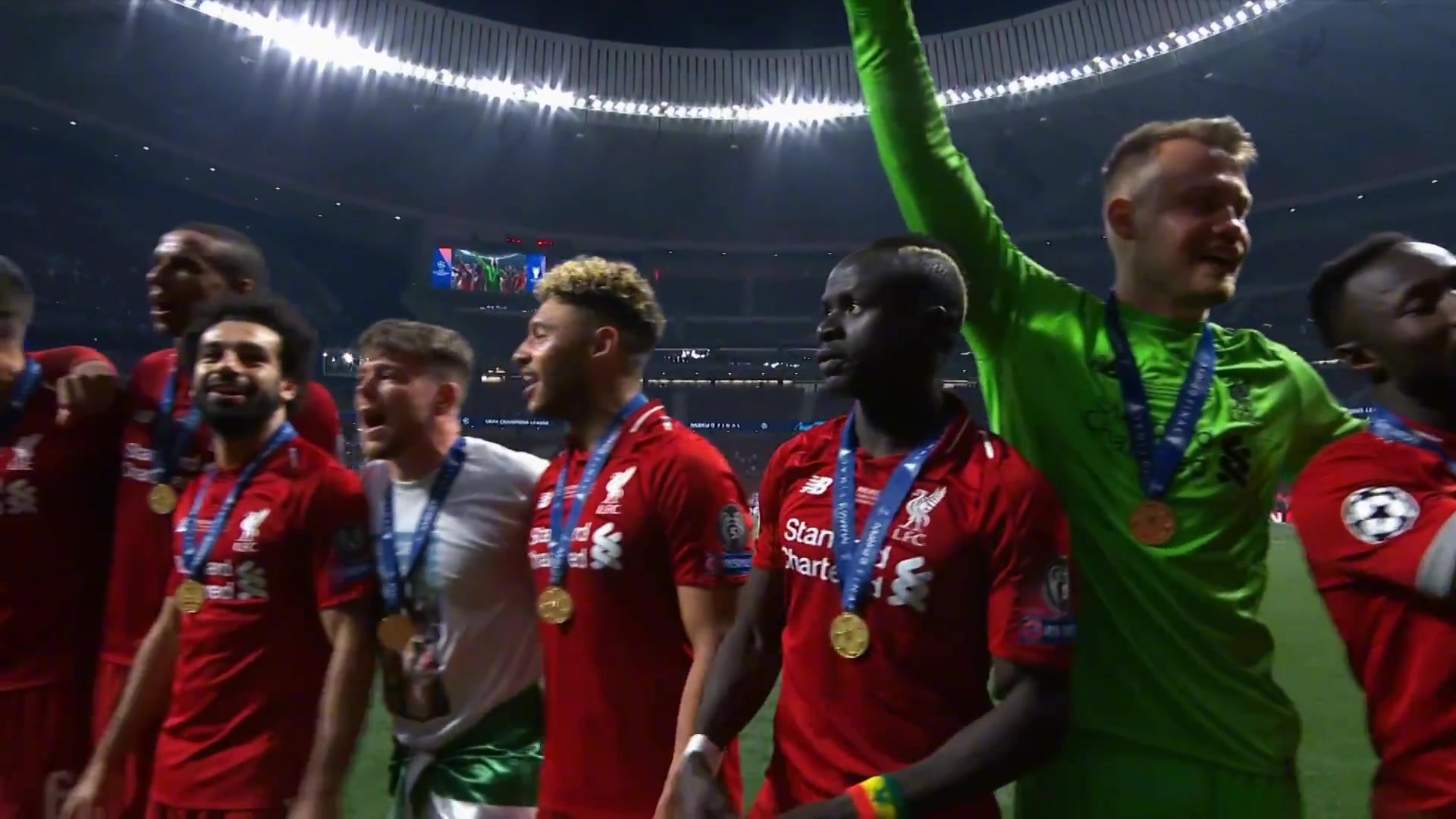 红军球迷所以你到底是怀念那个夏天还是那个夏天的人