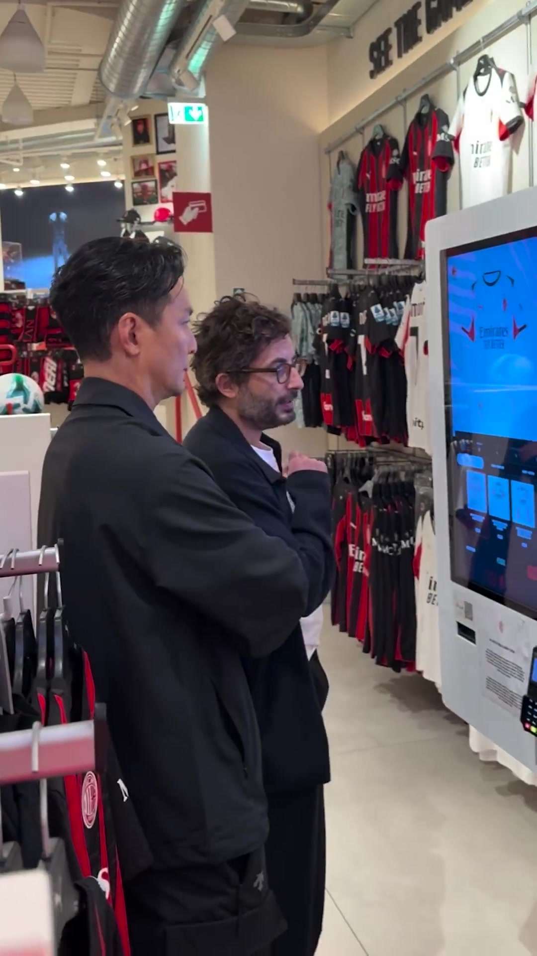 米兰重磅引援没错就是在座的各位彦祖